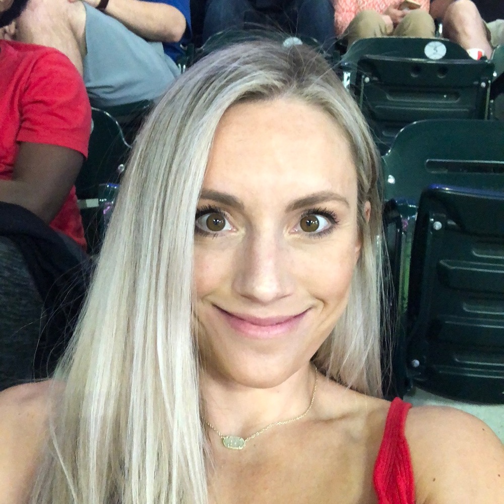 Meet your Posher, Casey